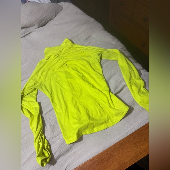Reebok neon yellow 1/2 zip - Picture 4 of 4